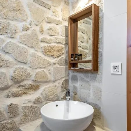 Vila Froudi Near Falaserna *